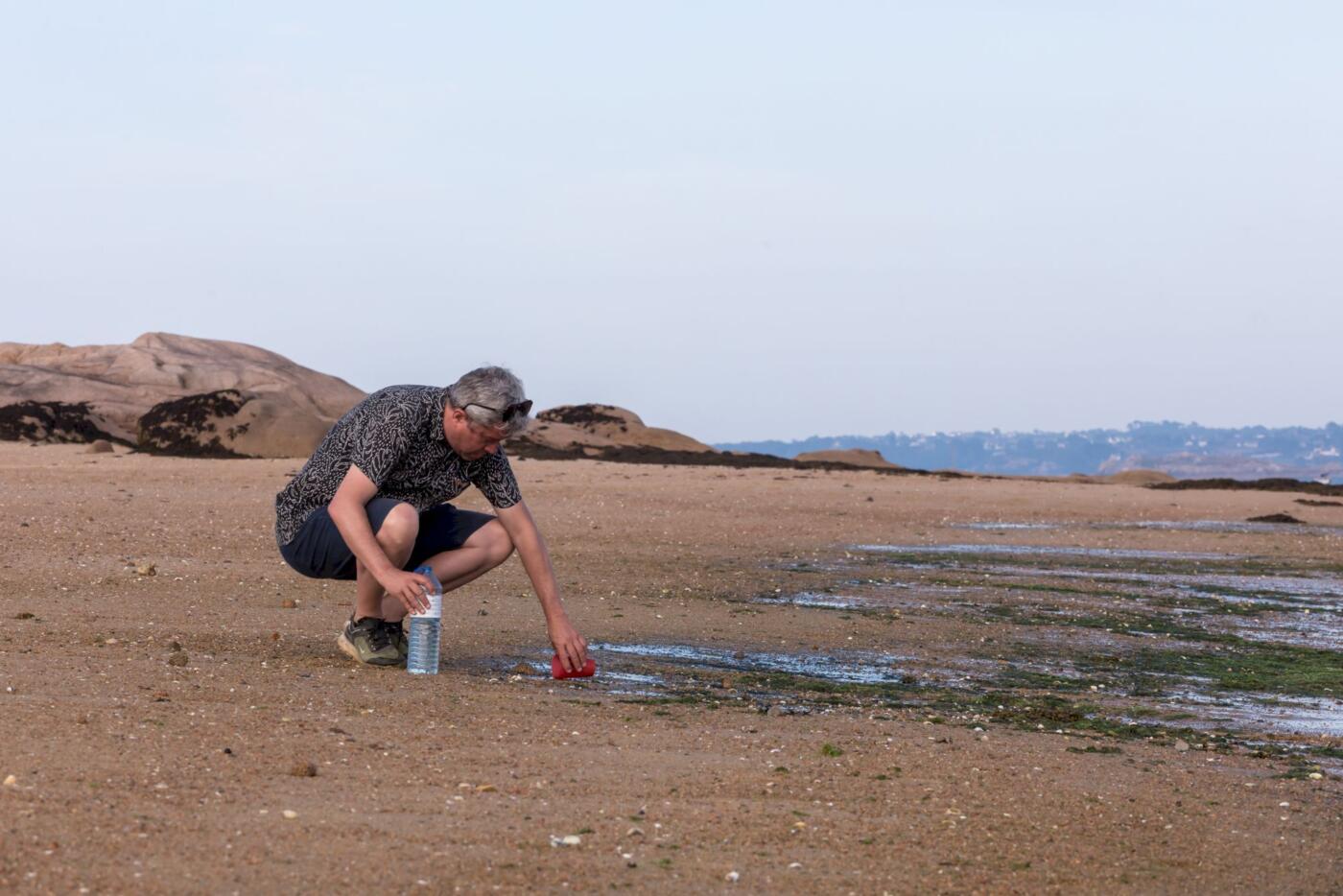 Roscosmoe Lab: Miha Godec in residency at M3 Lab, Roscoff Marine Station (FR) - July 2024